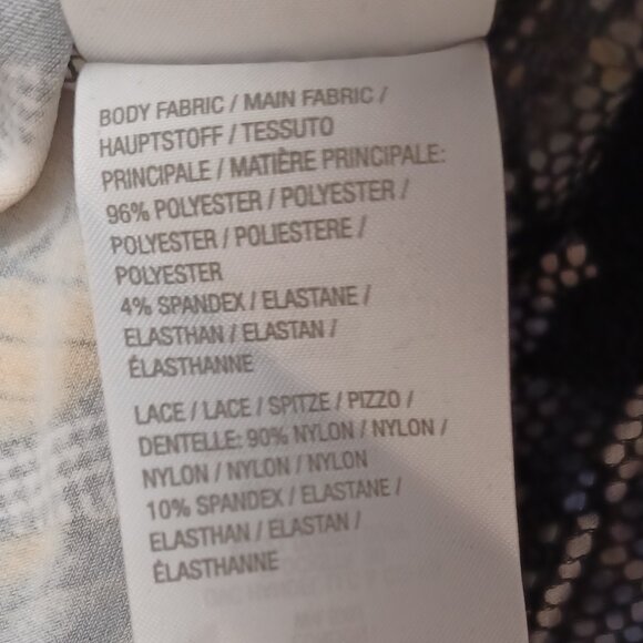 Women's Susan Graver Flower & Lace Tunic Size Medium - Picture 6 of 10